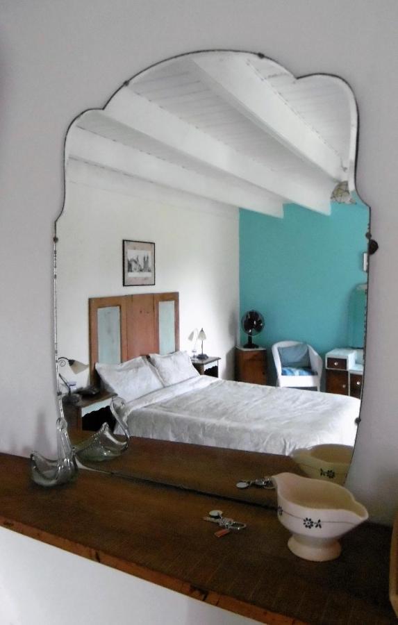 La Bicyclette Bleue Bed & Breakfast Montpinchon Exterior photo